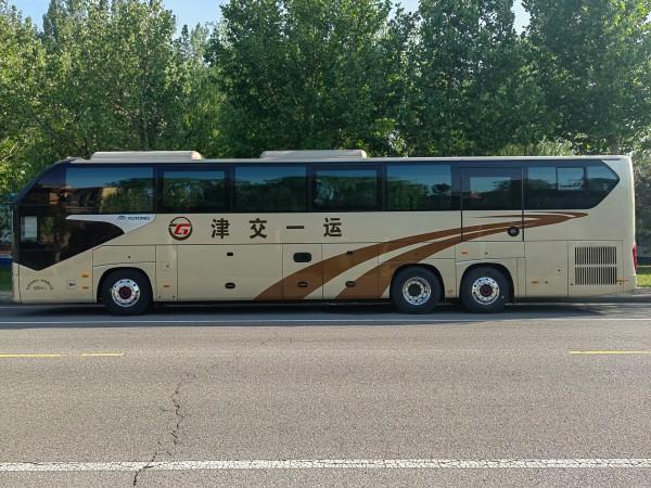 大巴车