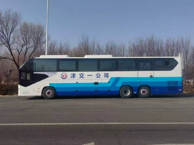 大巴车