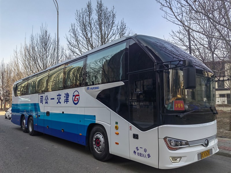 大巴车
