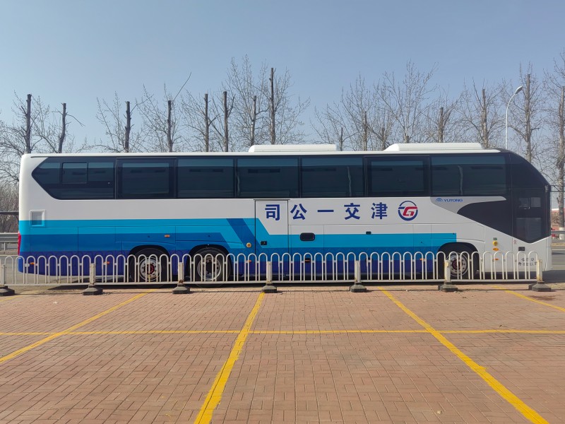 大巴车
